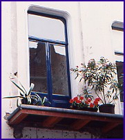 Balkon zonder hek, foto: Loet van Moll